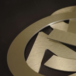 Découpe de lettres alu brossé or