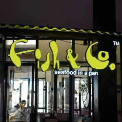 Enseigne-lumineuse-Fish-and-co